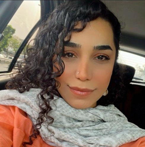 فاطمه زحمت کش مدیر گرافیک